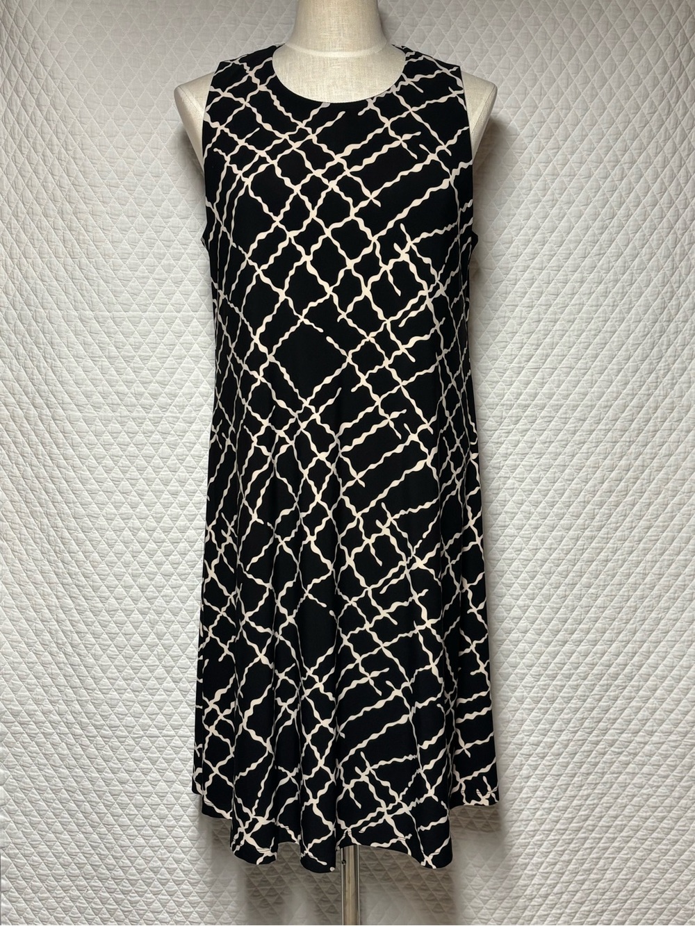 Anne Klein Sleeveless Black & Cream Patterned Swing Dress L
